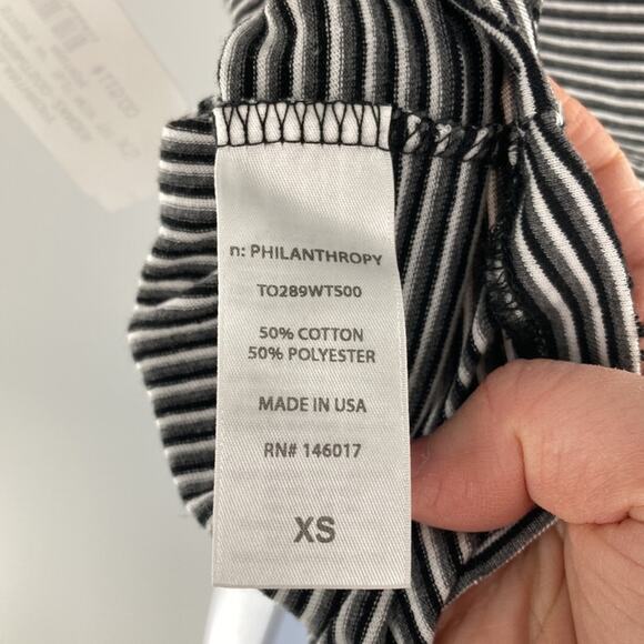 Philanthropy Women's Black Striped Short Sleeve Slit Neck T-Shirt Size XS New - Picture 10 of 12